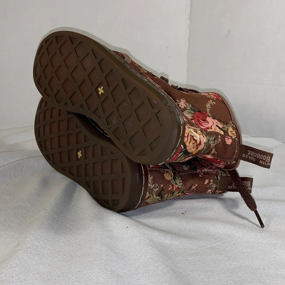 Dr. Martens Women’s Shoreditch Brown Victorian Floral Cnavas Boots